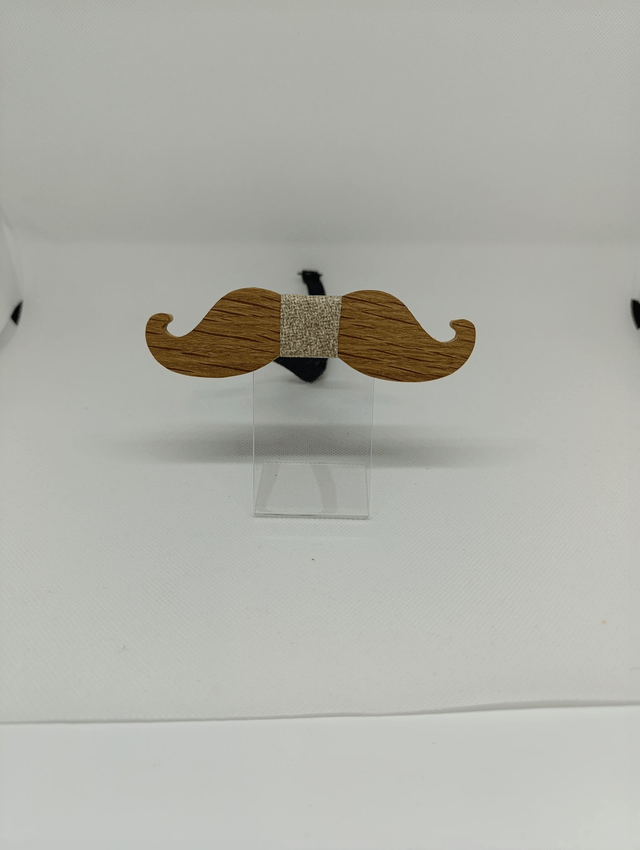 Nœud papillon en bois