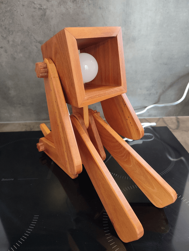 Lampe-chien en bois de merisier (sur commande)