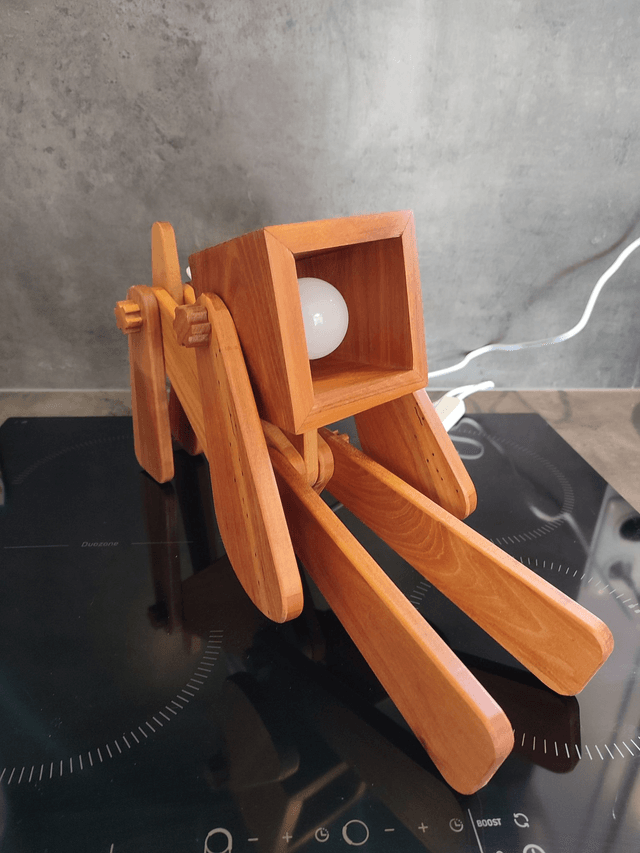 Lampe-chien en bois de merisier (sur commande)