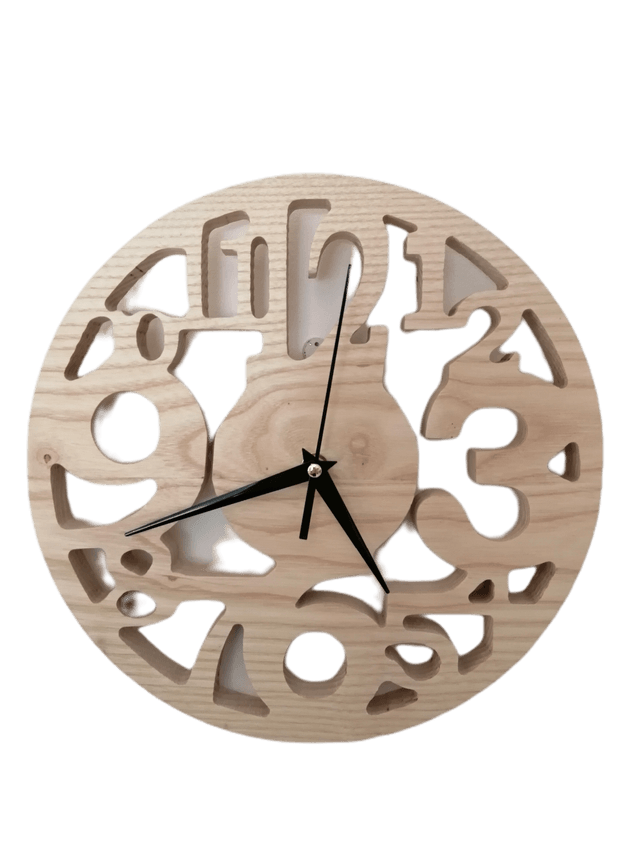 Horloge moderne en frène