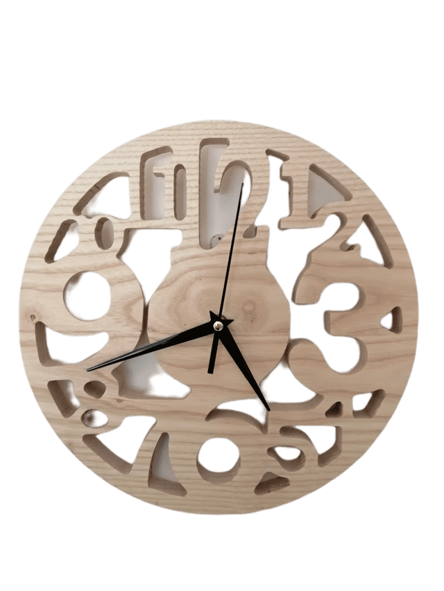 Horloge moderne en frène